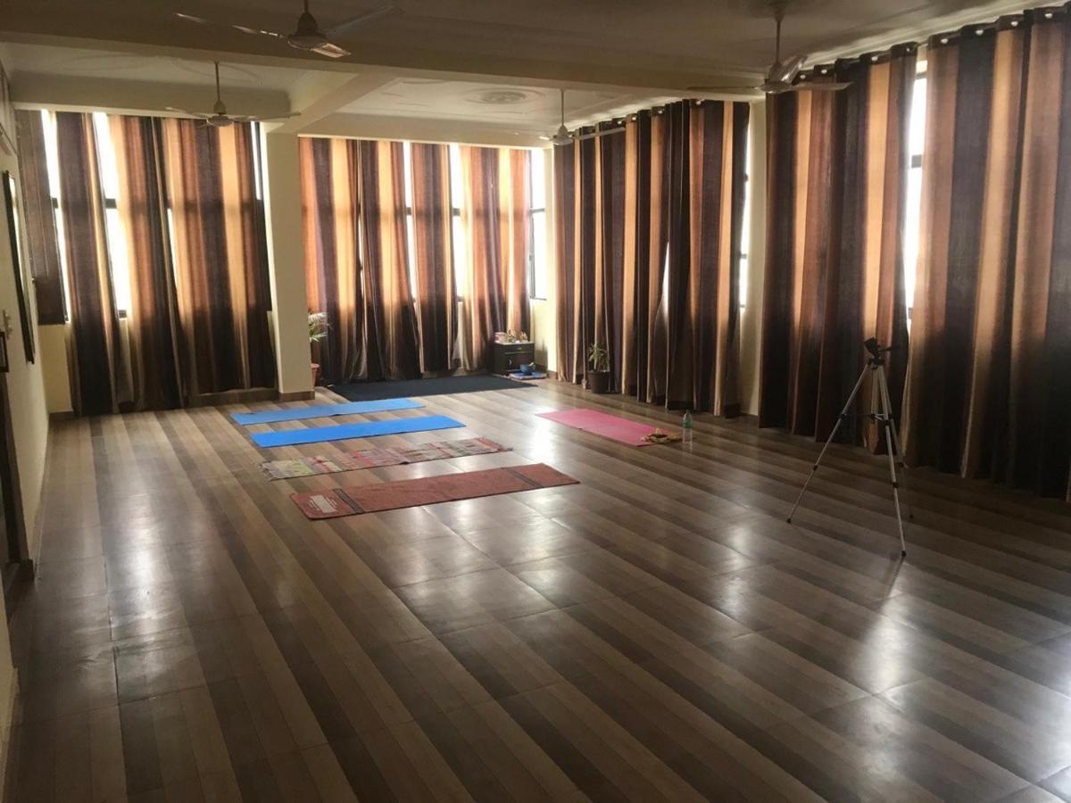 Hotel Vishla Palace By Uttarakhand Hotel Hospitality Narendra Nagar Екстериор снимка